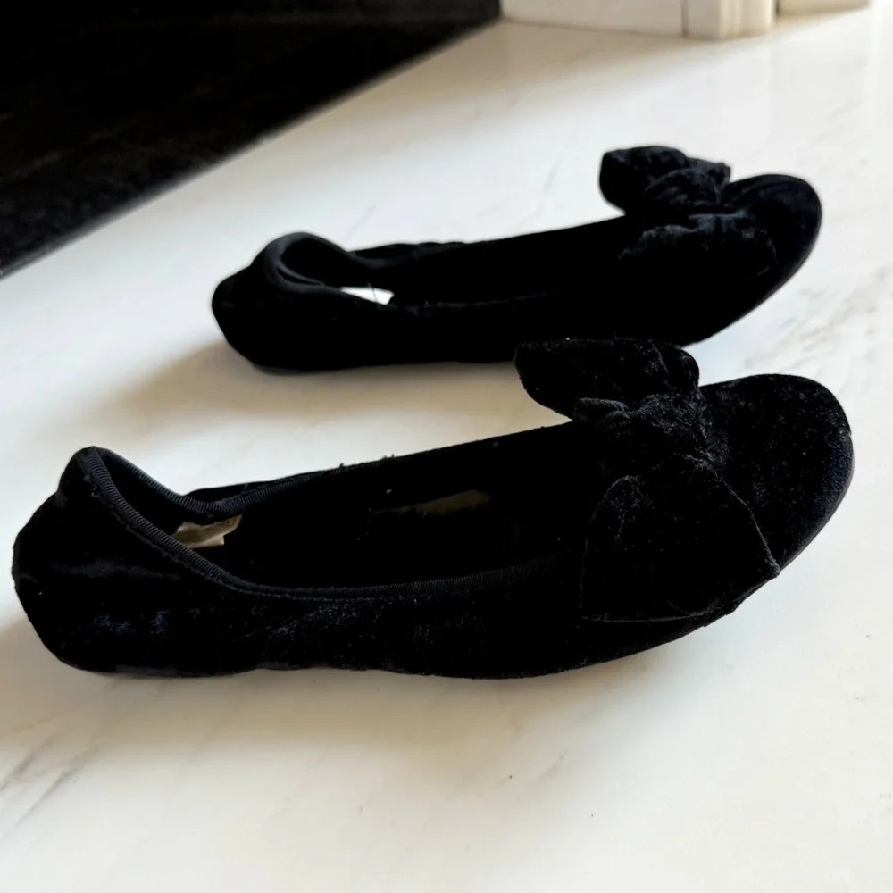 GAP Dress Shoes Ballet Flat BIG GIRLS Black Bow Velvet Holidays Christmas Size 5